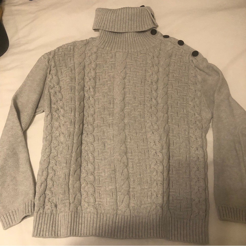 L.O.G.G. Gray Sweater❗️ - Picture 2 of 12